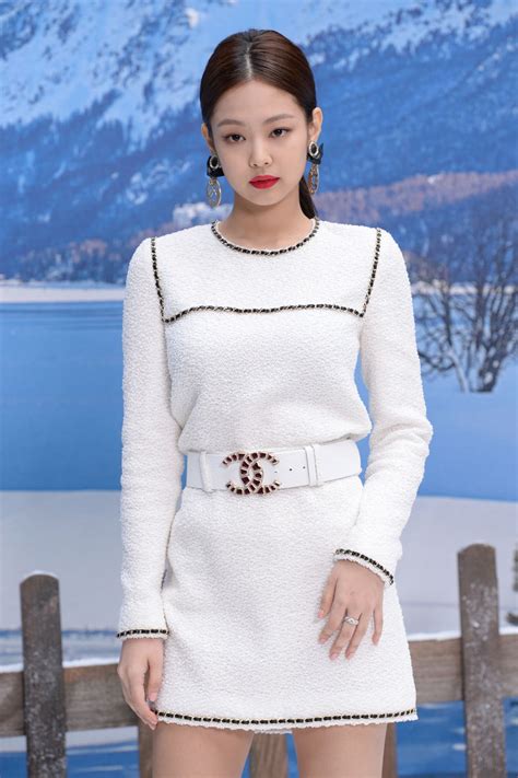 jennie kim chanel outfit.